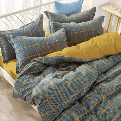 Floral 100% Cotton Washed Printed Fabric for Bedding and Pajamas – washed cotton surface and pattern detail