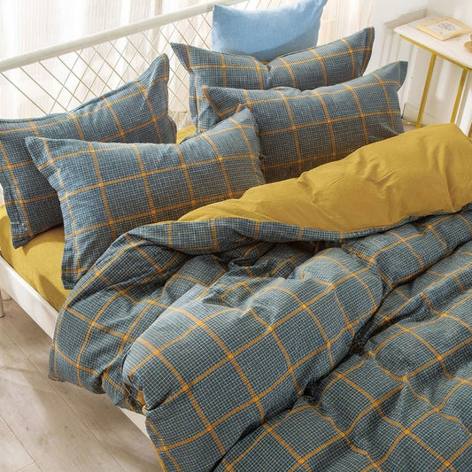 Floral 100% Cotton Washed Printed Fabric for Bedding and Pajamas – washed cotton surface and pattern detail