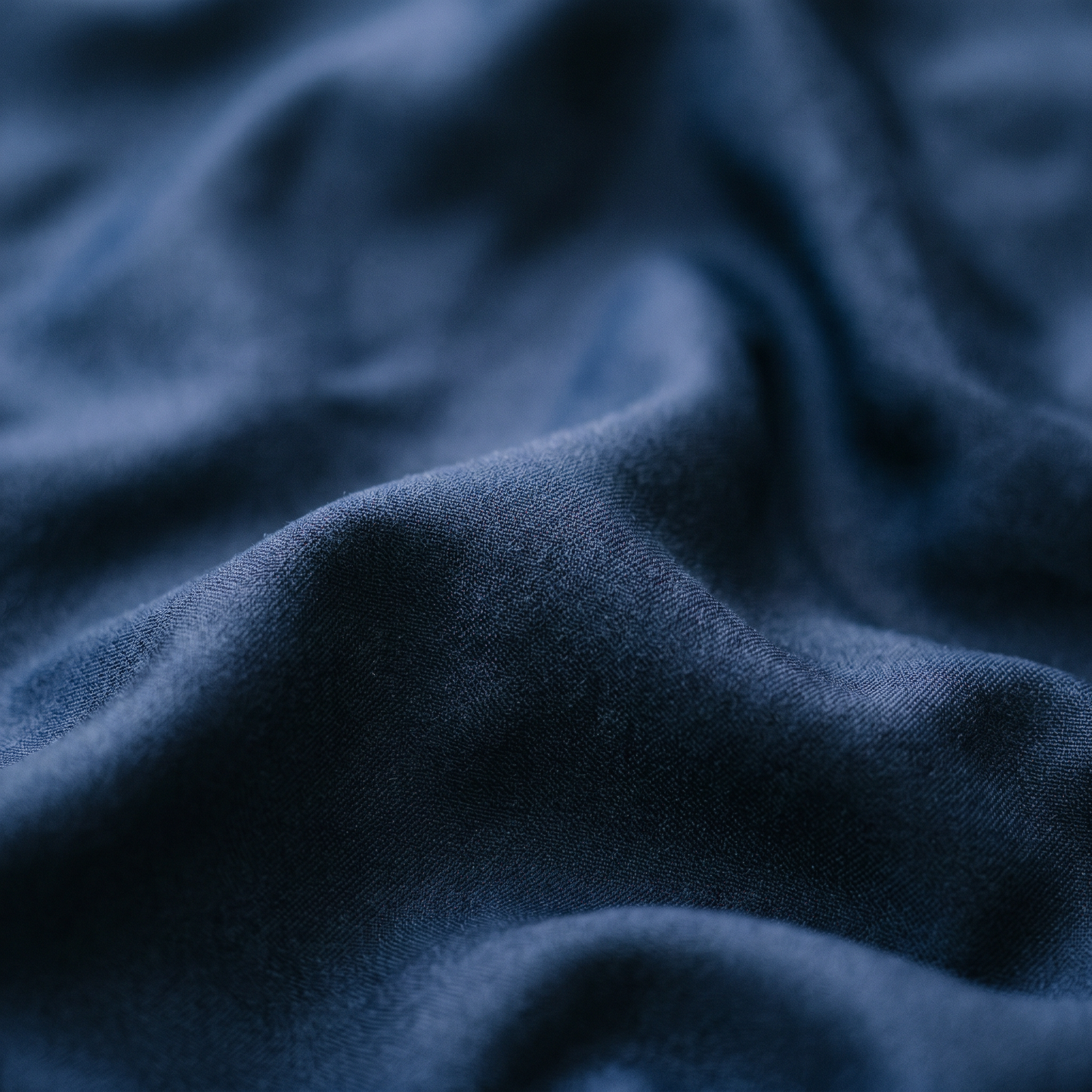 Microfiber Solid Dyed Fabric for Private-Label Bed Sheets – solid color and fabric surface detail