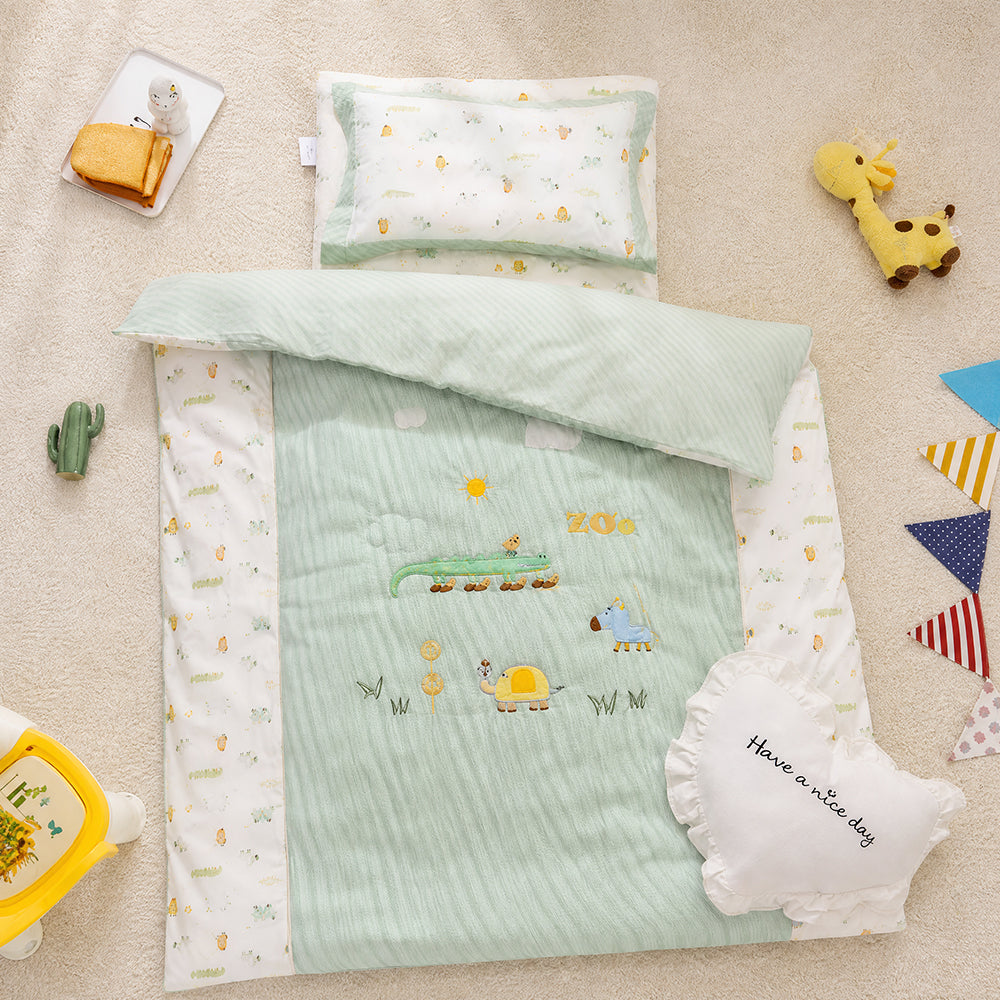 Custom Color Pattern Kids Cotton Bedding Fabric - Image 1
